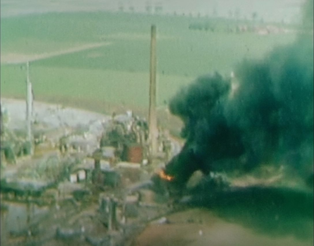 Flixborough faciası kök neden analizi - Değişim Yönetimi MOC hatası ve bypass borusu.